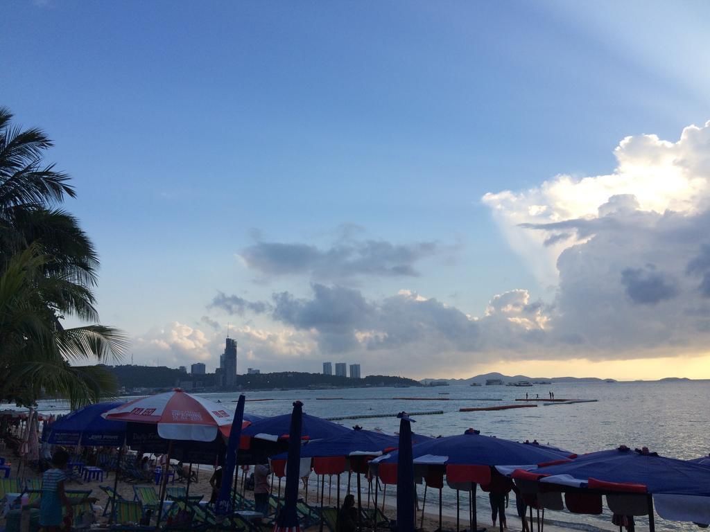 Base Central Pattaya By Alex Exteriör bild